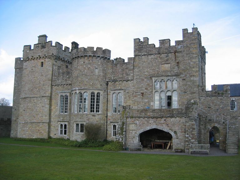 Featherstone Castle – Mysterious Britain & Ireland