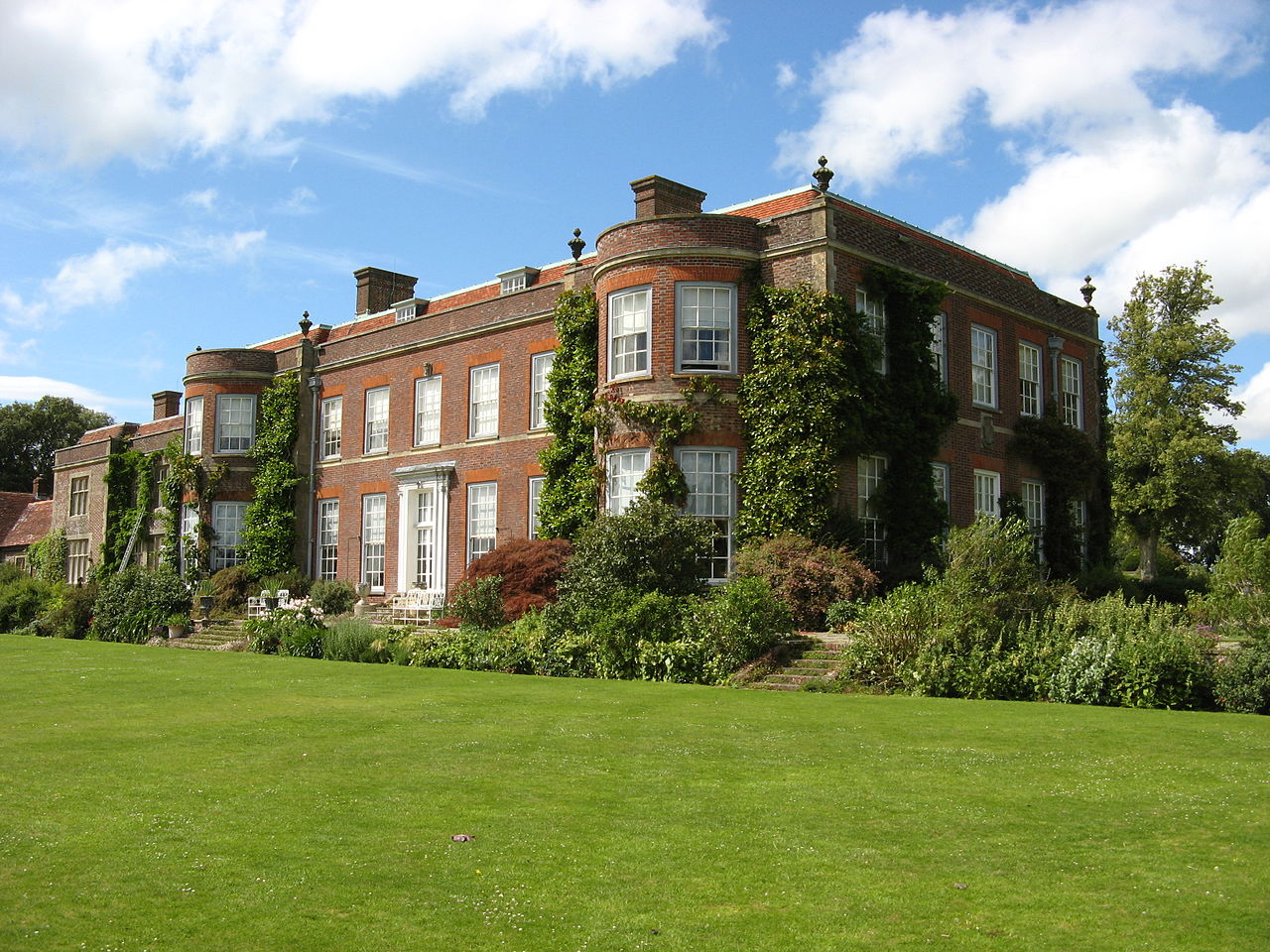 Hinton Ampner House – Mysterious Britain & Ireland